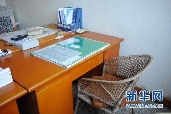 这是2月17日拍摄的江西鄱阳县财政局原经济建设股股长李华波的办公座位。新华社记者 周密 摄 这是2月17日拍摄的江西鄱阳县财政局原经济建设股股长李华波的办公座位。新华社记者 周密 摄